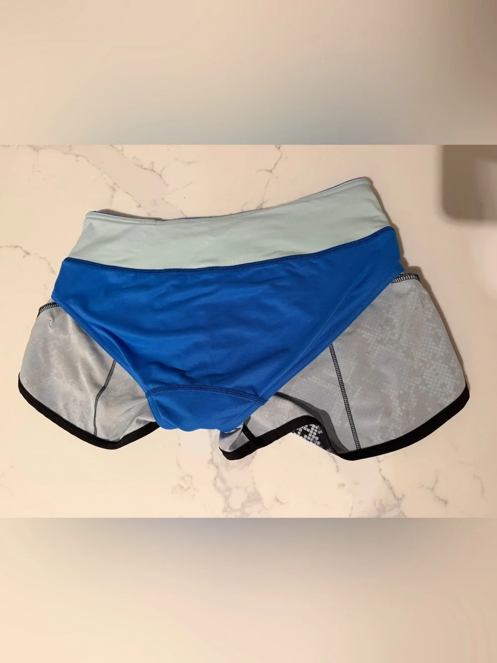 Lululemon Speed Up Lined Shorts in Blue Snake Print